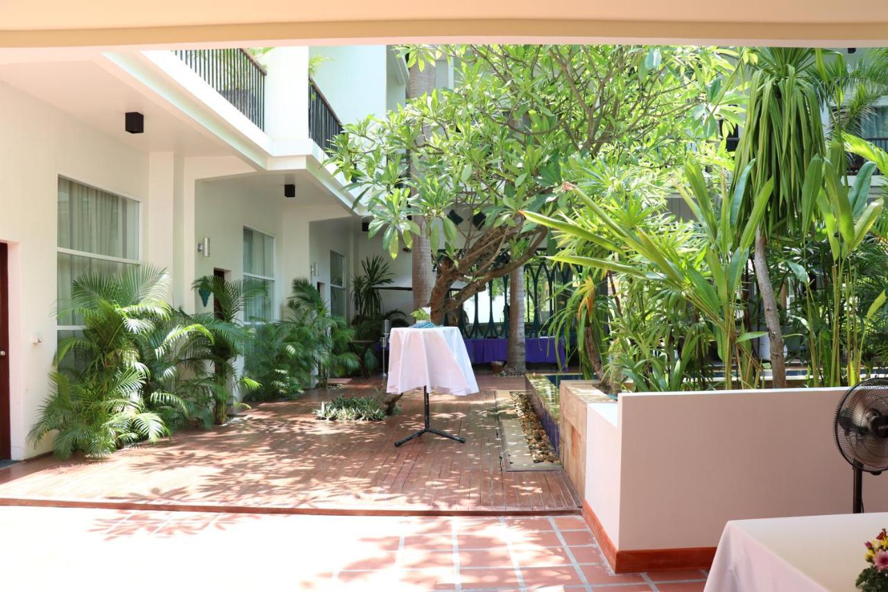 Landing Gold By Amatak Otel Siem Reap Dış mekan fotoğraf